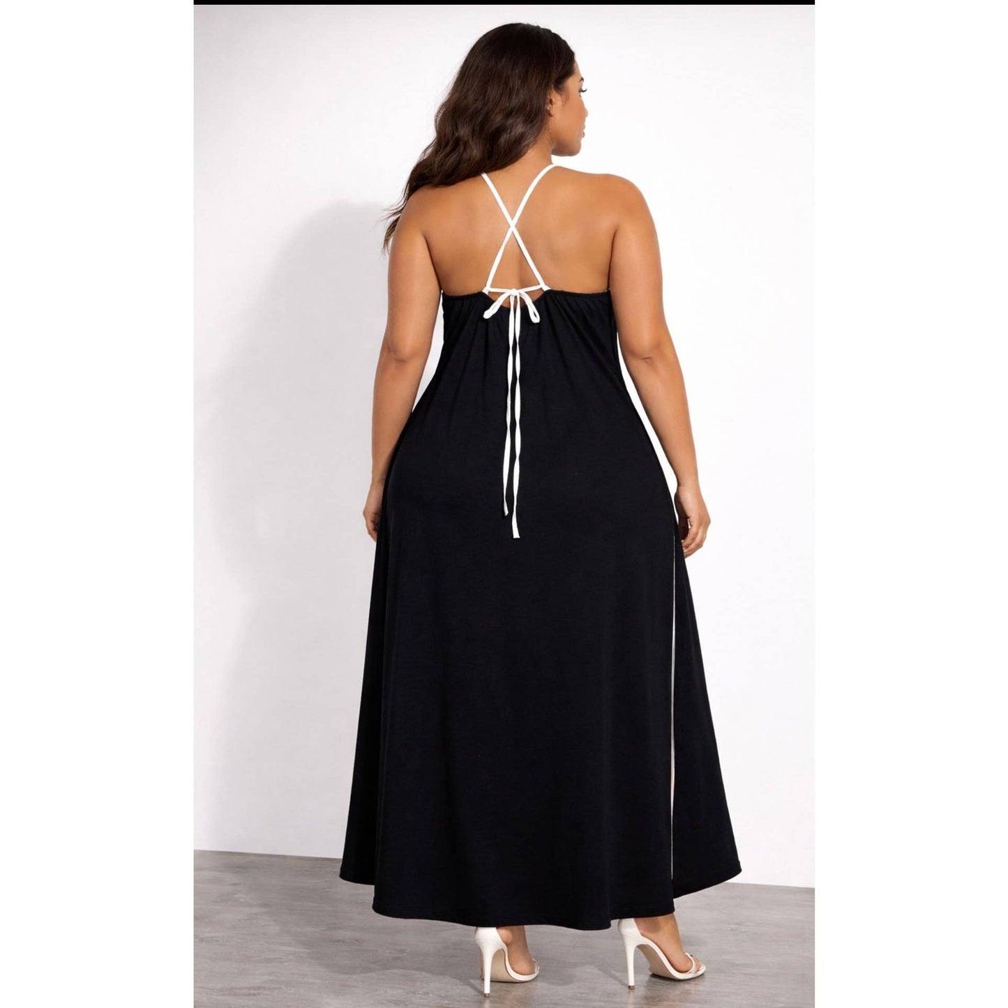 PLUS SIZE HALTER NECK MAXI DRESS